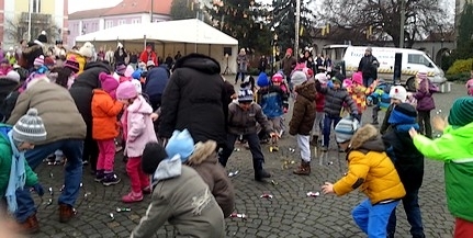 Idén is cipősdoboz-ajándékokkal segíthetjük a rászorulókat: elsejéig várják a csomagokat Idén is cipősdoboz-ajándékokkal segíthetjük a rászorulókat: elsejéig várják a csomagokat