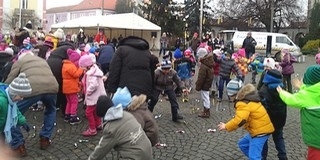 Idén is cipősdoboz-ajándékokkal segíthetjük a rászorulókat: elsejéig várják a csomagokat Idén is cipősdoboz-ajándékokkal segíthetjük a rászorulókat: elsejéig várják a csomagokat