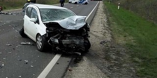 Balesettel indult a szombat, két autó ütközött Mohácsnál