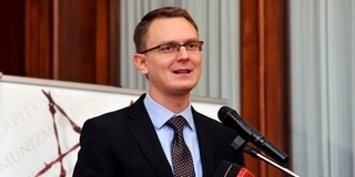 A gyerekek és a családok az elsők a kormány számára