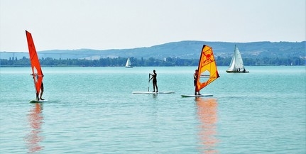 Megerősített szolgálatban állnak a mentősök a Balatonnál