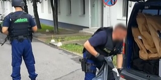 Nem aprózta el: hetven kilogramm fűvel bukott le egy csempész Drávaszabolcson - Videó!