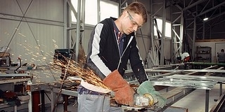 Nyolc év alatt megfeleződött a munkanélküliek száma Baranyában, egyre többen dolgoznak