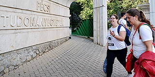 Egyelőre nem tudni, kik használták fel a Pécsi Tudományegyetem nevét a Sargentini-jelentéshez