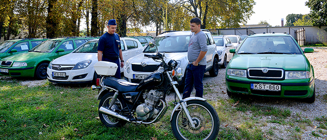 Most önnek is lehet rendőrautója, de akár esztergapadot is vehet a zsaruktól Most önnek is lehet rendőrautója, de akár esztergapadot is vehet a zsaruktól