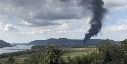 Tűzvész pusztított szombaton a szobi léüzemben