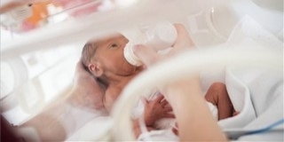 Három év alatt harmadával csökkent a csecsemőhalandóság