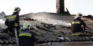 Tűz volt Vasason, lángolt egy sorházi lakás Tűz volt Vasason, lángolt egy sorházi lakás