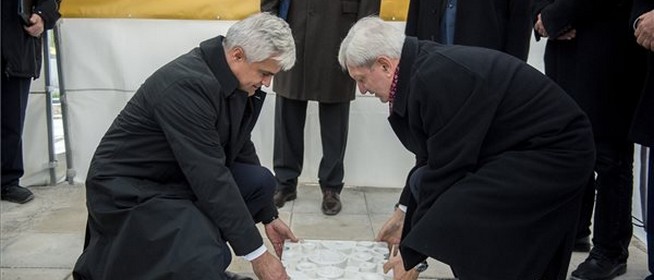 Letették a pécsi orvoskar új oktatási és kutatási épületének alapkövét Letették a pécsi orvoskar új oktatási és kutatási épületének alapkövét