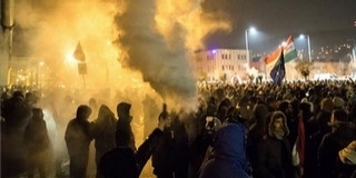 Jogosan léptek fel az ellenzéki képviselők ellen az MTVA őrei Jogosan léptek fel az ellenzéki képviselők ellen az MTVA őrei