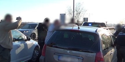 Több milliót érő drog került elő egy kocsiból a Pécs és Mohács között vezető úton - Videó!