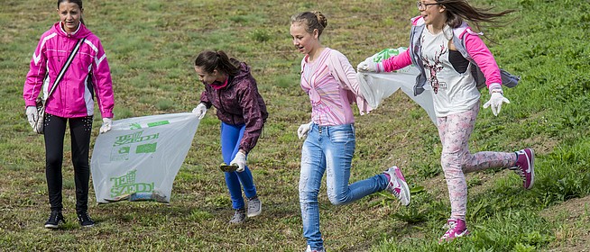 Sokan tesznek a tisztaságért: több ezren gyűjtik majd a szemetet Pécsett és Mohácson Sokan tesznek a tisztaságért: több ezren gyűjtik majd a szemetet Pécsett és Mohácson