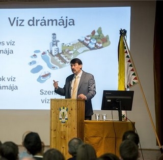 Áder János: a 20. század az olaj évszázada volt, a 21. század a víz évszázada lesz Áder János: a 20. század az olaj évszázada volt, a 21. század a víz évszázada lesz