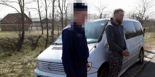 Tizenkét migráns került elő egy kocsiból Hercegszántón