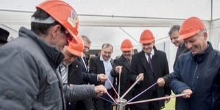 Letették a Magyar-Horvát Kultúra Házának alapkövét Szemelyben, bővítik az épület Letették a Magyar-Horvát Kultúra Házának alapkövét Szemelyben, bővítik az épület