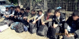 Naná, hogy húsvétkor is: 24 migránst tartóztattak fel