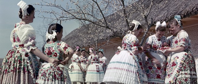 Hímes tojás, locsolkodás - Nézegessen régi képeket a húsvéti népszokásokról
