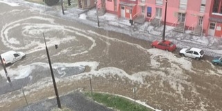 Lecsap a vihar Baranyára, Pécsett és Komlón jégeső esett Lecsap a vihar Baranyára, Pécsett és Komlón jégeső esett
