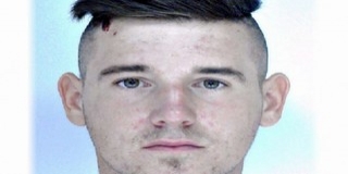 Végzett a húgával, aztán elmenekült egy 20 éves fiatal Végzett a húgával, aztán elmenekült egy 20 éves fiatal
