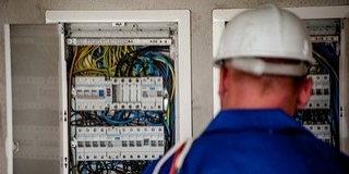 Ez ám a rezsicsökkentés: 15 éven át lopta a gázt és az áramot egy férfi Pécsett