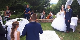 A rendhagyó lánykérés után az esküvőre is sor került