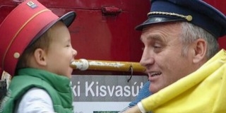 Csaknem hatvan éve robog Muki, a Mecseki Kisvasút - Nemcsak a gyerekek örömére Csaknem hatvan éve robog Muki, a Mecseki Kisvasút - Nemcsak a gyerekek örömére