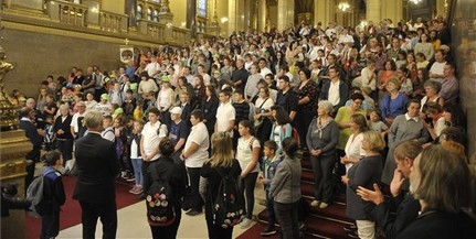 Hatszáz gyermek imádkozott a Hazáért az Országházban