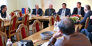 Bejelentések Mohácson: kezdés előtt az M6-os folytatása, jön az M9-es, a vasút, készülnek a híd tervei