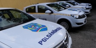 Négy autót adott a rendőrség a baranyai polgárőröknek