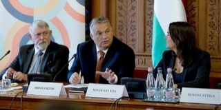 Átlagosan 20 ezer forint nyugdíjprémiumot és 11 ezer forint nyugdíjkiegészítést fizetnek