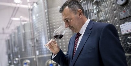 A villányi borász, Günzer Tamás vehette át idén az Év Pincészete elismerést A villányi borász, Günzer Tamás vehette át idén az Év Pincészete elismerést