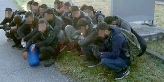 Ezúttal Baján bukkant fel egy 17 fős migránscsoport