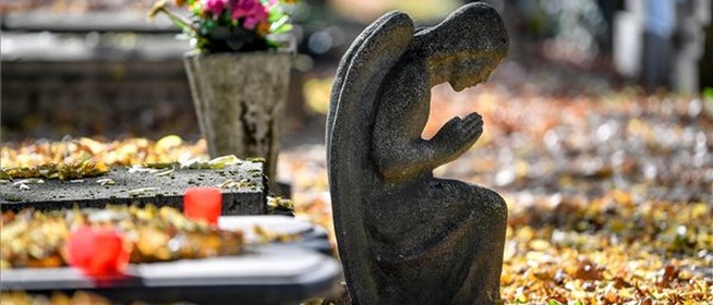 Vers mindenkinek - Ady Endre: Halottak napján