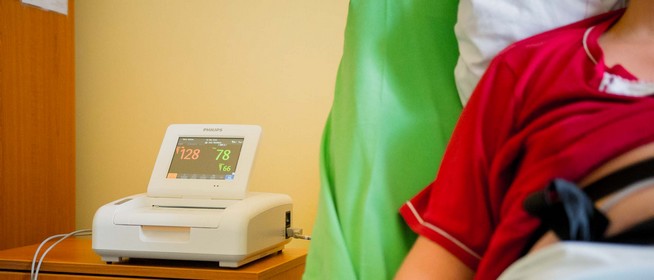 Cáfol a kormány: nem igaz, hogy bezárják a komlói kórházat és a mohácsi szülészetet Cáfol a kormány: nem igaz, hogy bezárják a komlói kórházat és a mohácsi szülészetet