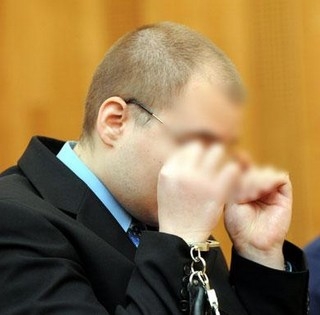 Tizenhat éve ölt a pécsi egyetemi lövöldöző - Legkorábban 53 évesen szabadulhat Tizenhat éve ölt a pécsi egyetemi lövöldöző - Legkorábban 53 évesen szabadulhat