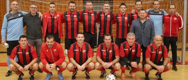 Potyogtak a gólok a sportcsarnokban: a legendák újra megcsillantották tudásukat Potyogtak a gólok a sportcsarnokban: a legendák újra megcsillantották tudásukat