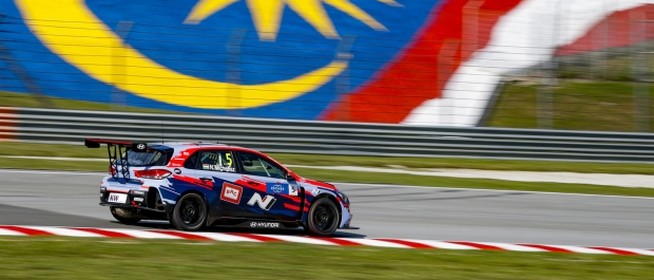 Michelisz pole-lal kezdett Malajziában, tovább növelte előnyét a bajnokság élén Michelisz pole-lal kezdett Malajziában, tovább növelte előnyét a bajnokság élén
