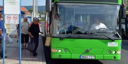 Lecsukták a pécsi párost, aki lelökött egy mankóval közlekedő férfit a buszról