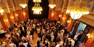 Bálozni hívják a baranyai jogászokat, orvosokat