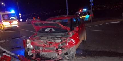 Két autó ütközött Pécsett, hárman megsérültek Két autó ütközött Pécsett, hárman megsérültek
