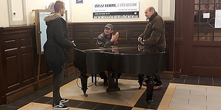 Elkapták a vandált, aki megrongálta a pécsi főpályaudvaron elhelyezett zongorát Elkapták a vandált, aki megrongálta a pécsi főpályaudvaron elhelyezett zongorát