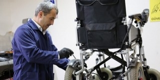 A kormányhivatalok bírálják el a mozgáskorlátozottak közlekedési kedvezményeit A kormányhivatalok bírálják el a mozgáskorlátozottak közlekedési kedvezményeit