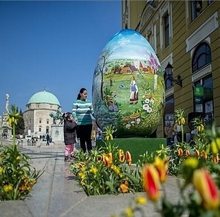 Vers mindenkinek - Krisztus támad és eszmél, Odukat és kriptákat pattant. Van-e gyönyörűbb ennél?