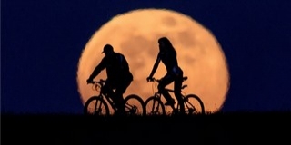 Szuperholdban gyönyörködhettünk szerda estétől