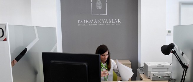 Pécsett és Mohácson is az ügyfelek igényeihez igazították a kormányablakok nyitvatartását Pécsett és Mohácson is az ügyfelek igényeihez igazították a kormányablakok nyitvatartását