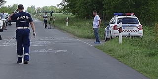 Villanyoszlopnak ütközött egy jármű a nyugati elkerülőn