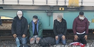 Migránsok kerültek elő egy tehervagonból Magyarbólyban Migránsok kerültek elő egy tehervagonból Magyarbólyban