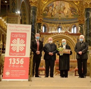 Minden segélycsomagban van egy angyal, mondja az egyházmegye Caritas Hungarica díjasa Minden segélycsomagban van egy angyal, mondja az egyházmegye Caritas Hungarica díjasa