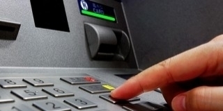 Bohócot csinált a bankjából egy baranyai férfi Bohócot csinált a bankjából egy baranyai férfi