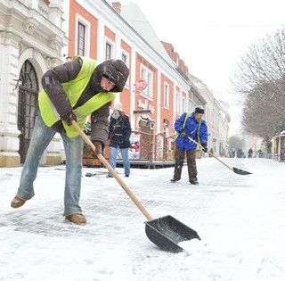 Viszlát, tavasz! Durva lehűlés kezdődik, kemény fagyok jönnek havazással Viszlát, tavasz! Durva lehűlés kezdődik, kemény fagyok jönnek havazással